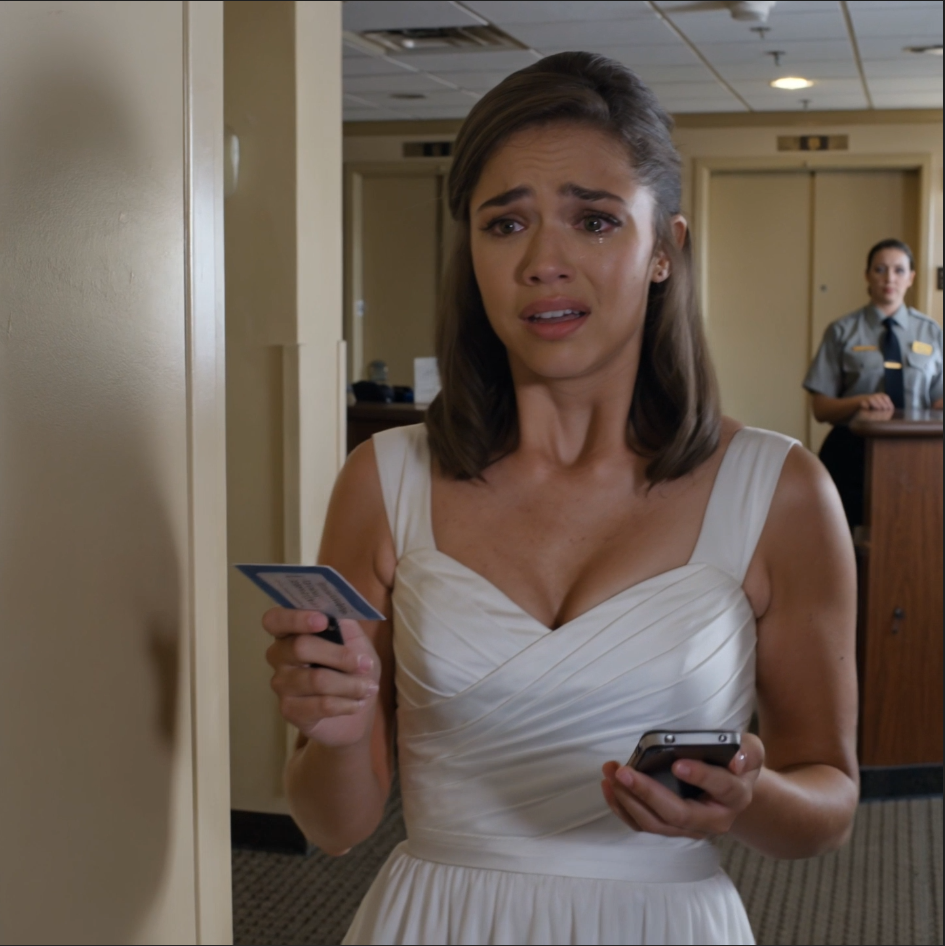 Ils m’ont laissée en plan à Saint-Louis avec pour seul bagage une clé d’hôtel, persuadés que j’allais les appeler en pleurs pour les supplier de me secourir. Mais j’ai reconstruit ma vie sans eux, et quinze ans plus tard, ces mêmes parents qui avaient ri en partant se sont présentés à ma porte, l’air complètement désespérés.